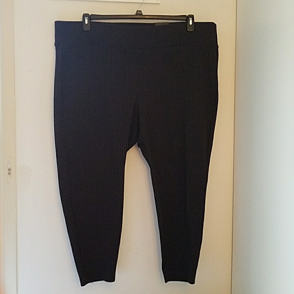 3/$50 Torrid 4X pixie pants